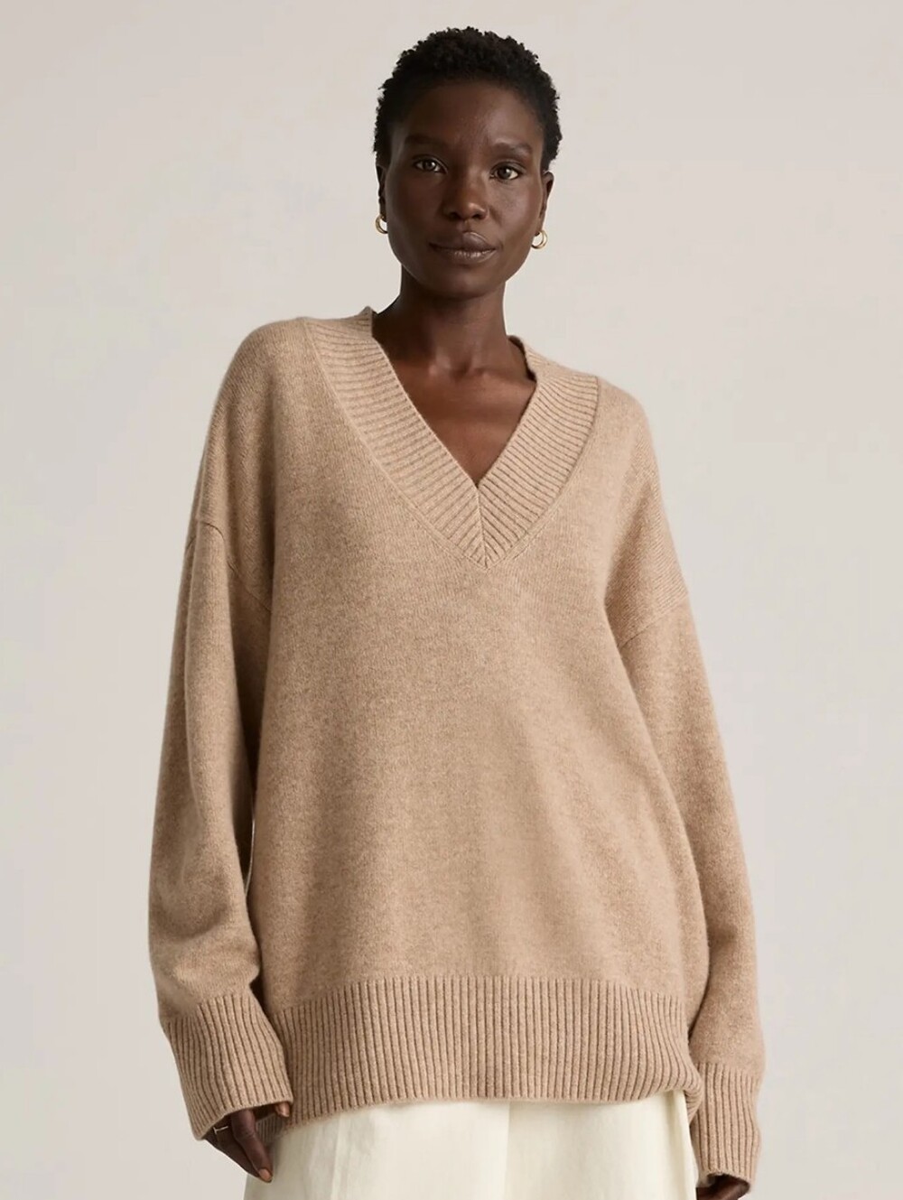 Quince Mongolian Cashmere Oversized V-Neck Sweater In Oatmeal Size S